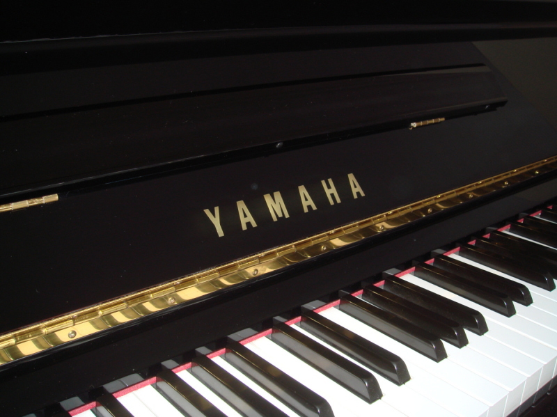 株式会社ピアノプラザ | YAMAHA U30A